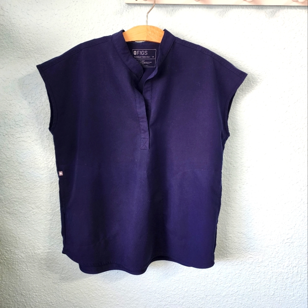 Figs technical collection scrubs top
